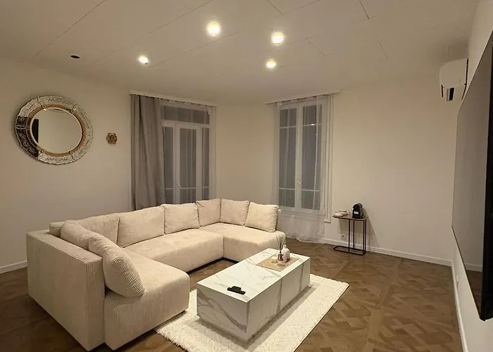 Chick Luxury By Monte Carlo Casino